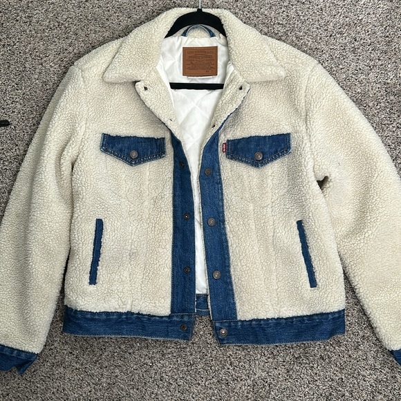 Levi's off white ex boyfriend Sherpa peiced trucker jacket jacket size small - Picture 3 of 14